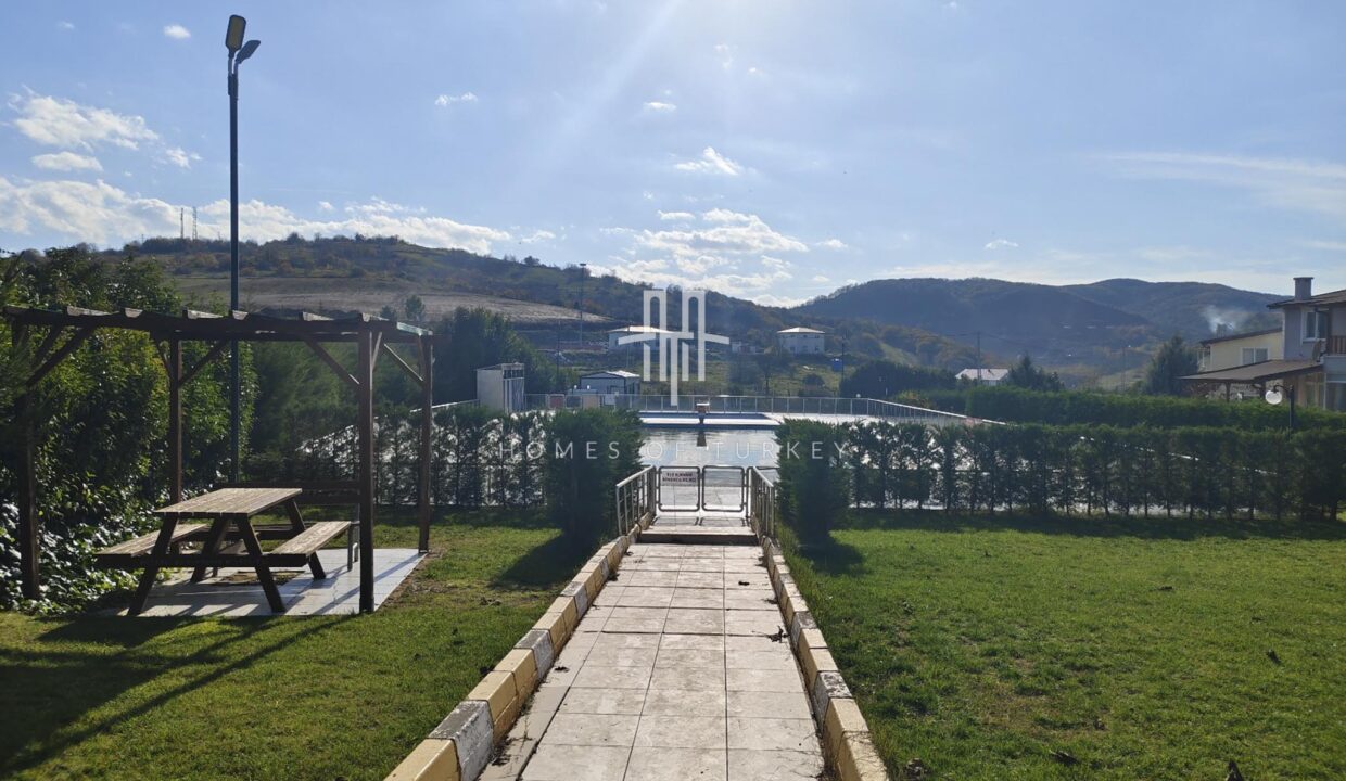 4+1 Villa For Sale in İzmit, Surrounded By Nature And Close To İstanbul, In a Secure Complex- 13