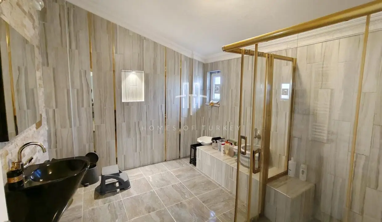 4+1 Villa For Sale in İzmit, Surrounded By Nature And Close To İstanbul, In a Secure Complex- 24