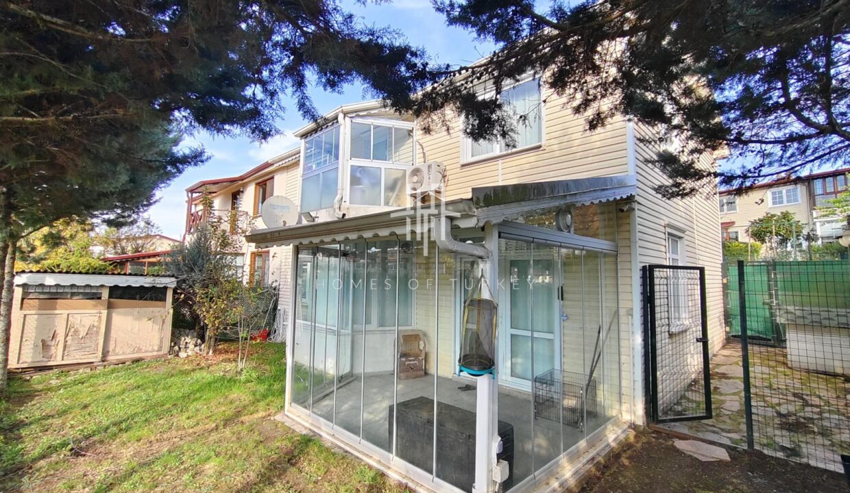 4+1 Villa For Sale in İzmit, Surrounded By Nature And Close To İstanbul, In a Secure Complex- 4