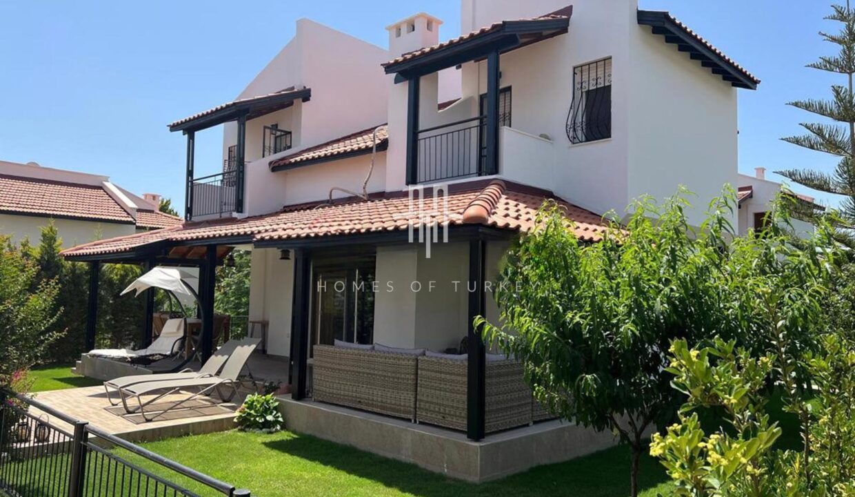 4+1 Villa For Sale in Izmir Çeşme- 1