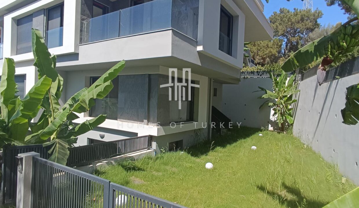 Villa For Sale Near The Sea in Izmir- 2