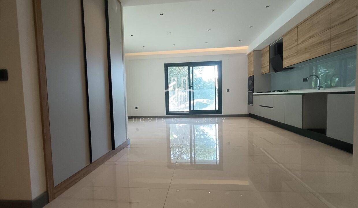 Villa For Sale Near The Sea in Izmir- 6