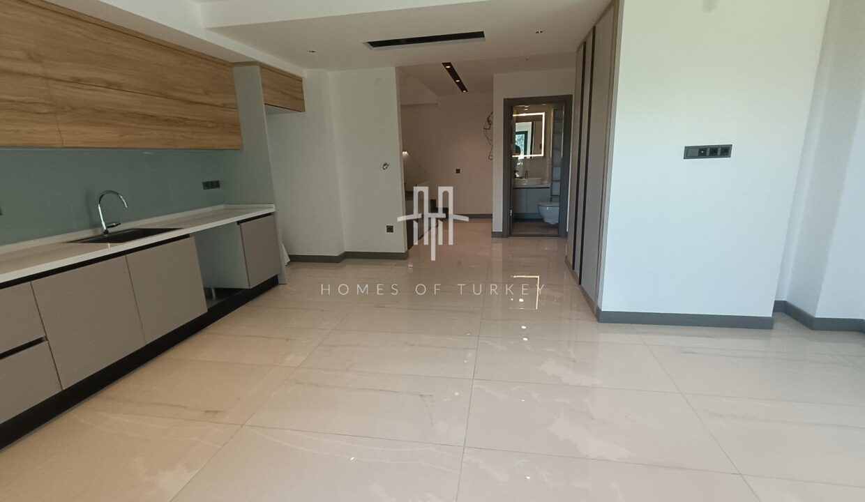 Villa For Sale Near The Sea in Izmir- 7