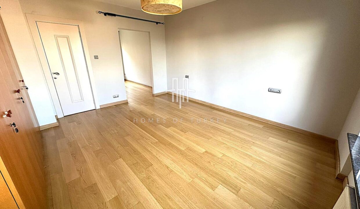 3+1 Apartment For Sale With Bosphorus Views And Eligible For Citizenship In The Heart Of Istanbul- 11