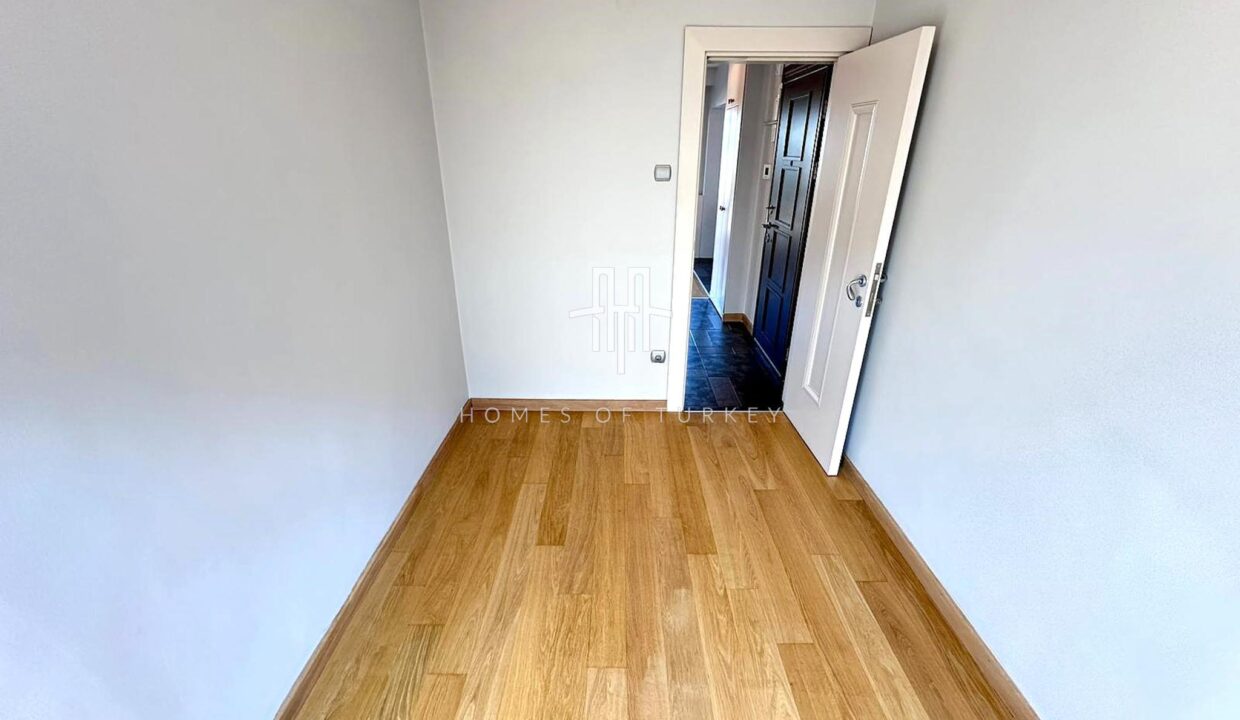 3+1 Apartment For Sale With Bosphorus Views And Eligible For Citizenship In The Heart Of Istanbul- 14