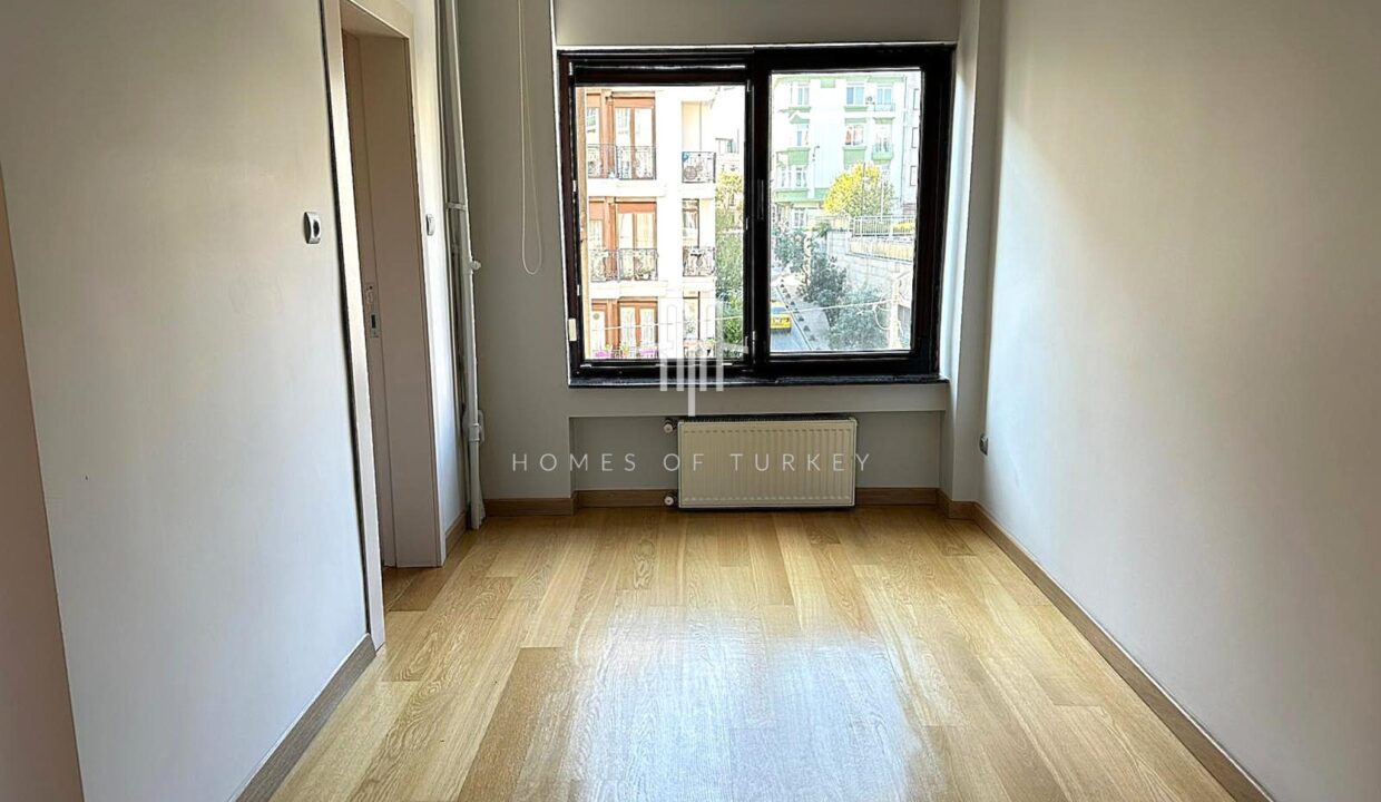 3+1 Apartment For Sale With Bosphorus Views And Eligible For Citizenship In The Heart Of Istanbul- 15