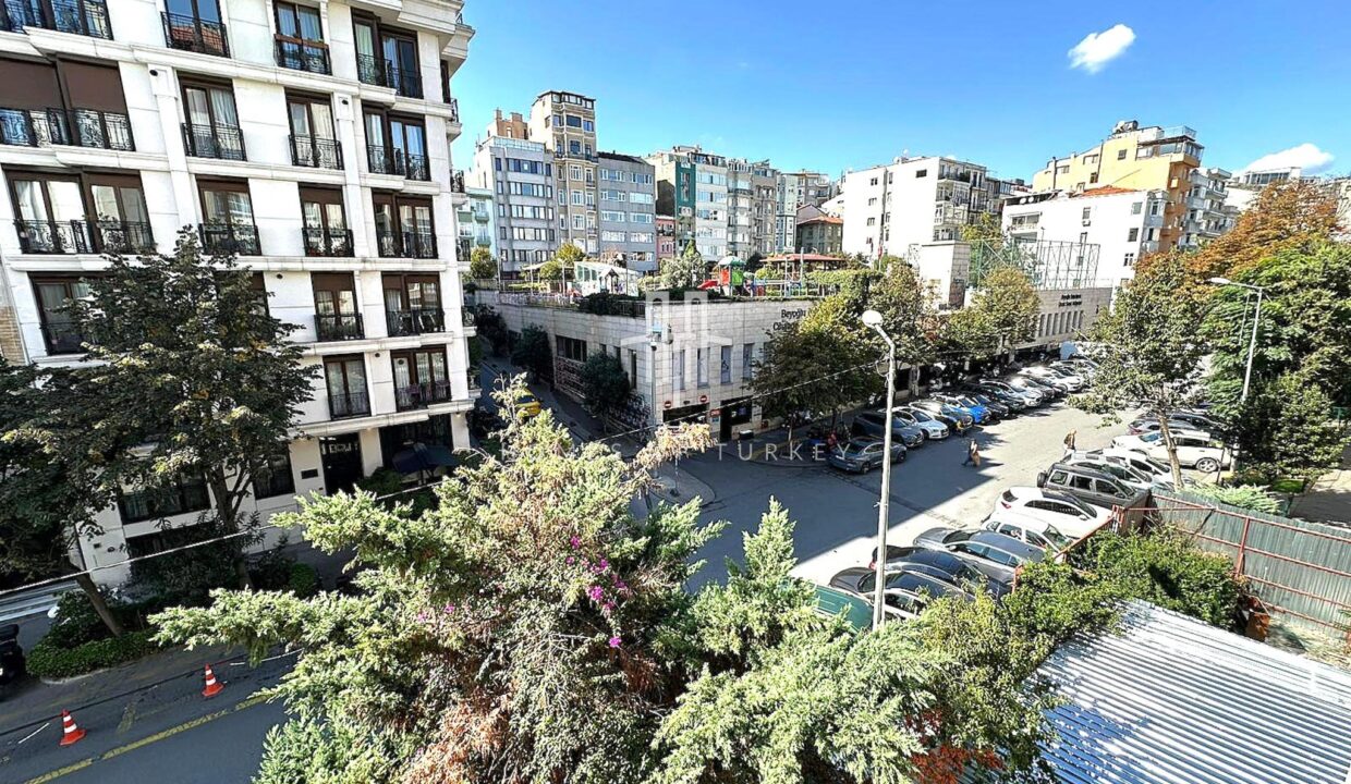 3+1 Apartment For Sale With Bosphorus Views And Eligible For Citizenship In The Heart Of Istanbul- 16