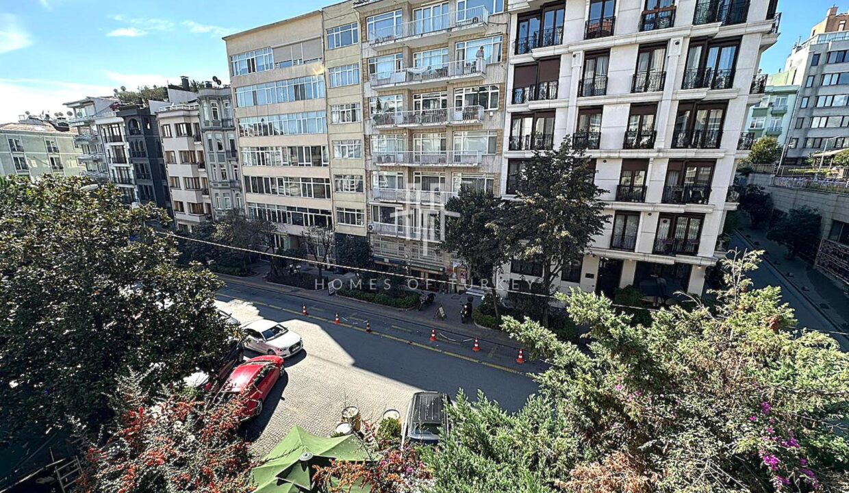3+1 Apartment For Sale With Bosphorus Views And Eligible For Citizenship In The Heart Of Istanbul- 17