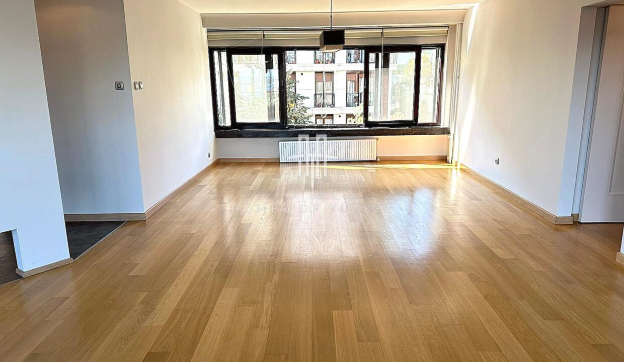 3+1 Apartment For Sale With Bosphorus Views And Eligible For Citizenship In The Heart Of Istanbul- 4,