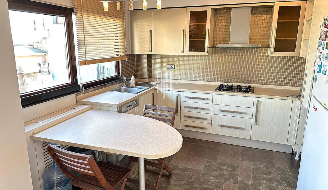 3+1 Apartment For Sale With Bosphorus Views And Eligible For Citizenship In The Heart Of Istanbul- 9