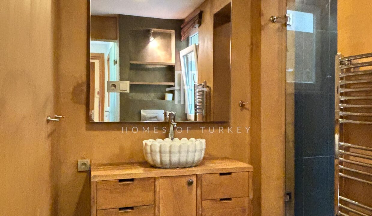 Spacious Fully Furnished 1+1 Apartment For Sale In Cihangir In Central Istanbul- 14