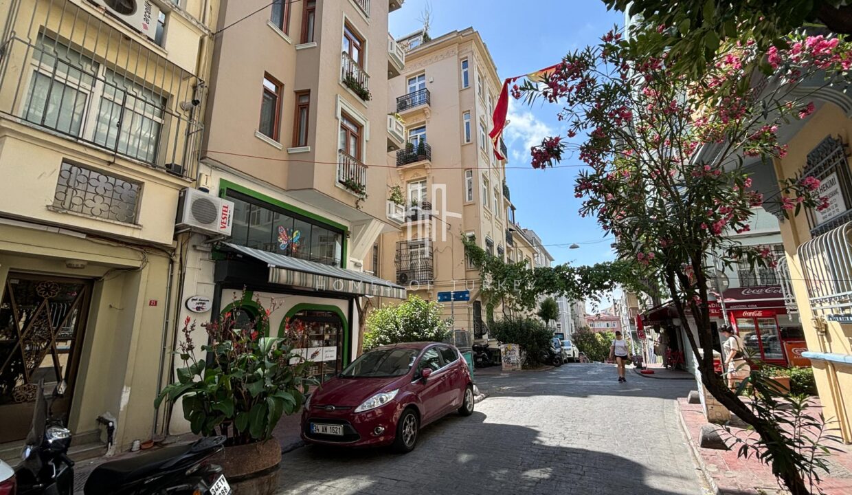 Spacious Fully Furnished 1+1 Apartment For Sale In Cihangir In Central Istanbul- 17