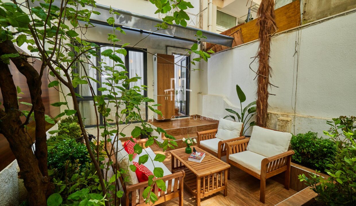 2+1 Apartment With Special Decoration And Garden For Sale In Şişli In Istanbul- 9