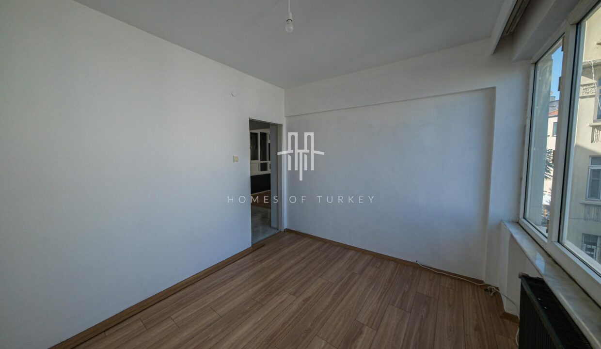 1+1 Apartment For Sale in Cihangir in Istanbul With Bosphorus Views and AirBnb Permission- (38)