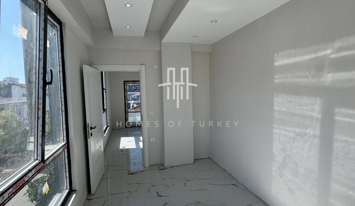 1+1 Apartment For Sale in a New Building And Centrally Located in Yalova- 5