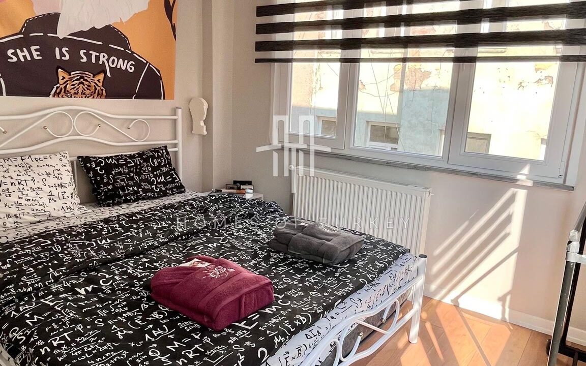 2+1 Apartment for Sale in Beyoğlu in Istanbul Suitable for Airbnb and Well-Maintained- 12