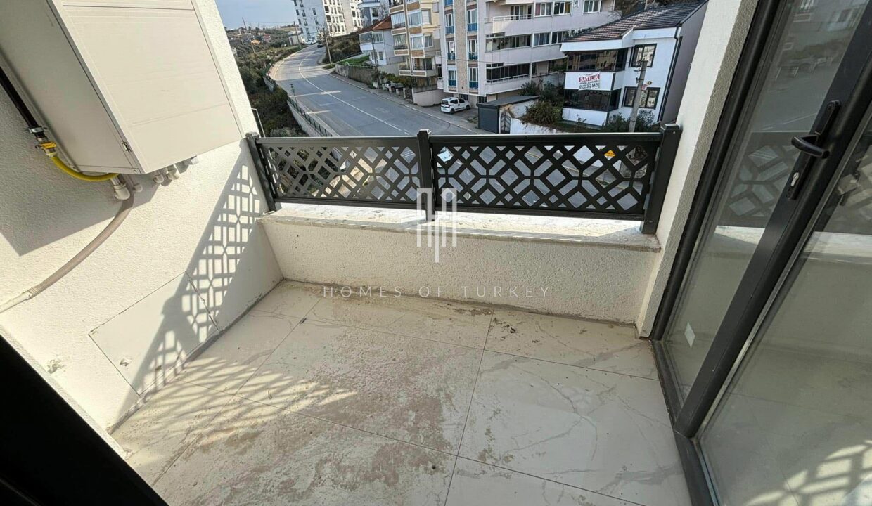 2+1 Duplex Apartment For Sale in a New Building Near The Beach in Çınarcık in Yalova- 4