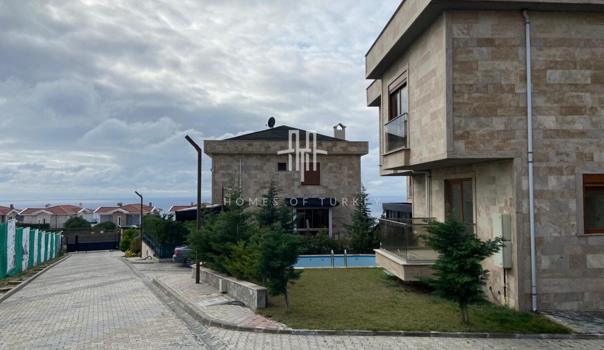 3+1 Triplex Villa For Sale in Büyükçemece in Istanbul Eligible For Citizenship- 3