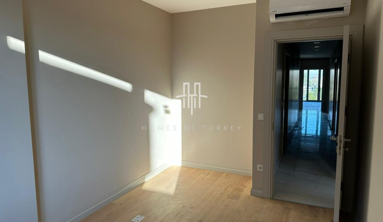 5+2 Duplex Apartment For Sale in Bakırköy in Istanbul Walking Distance to Marmaray and the Coast- 10,,