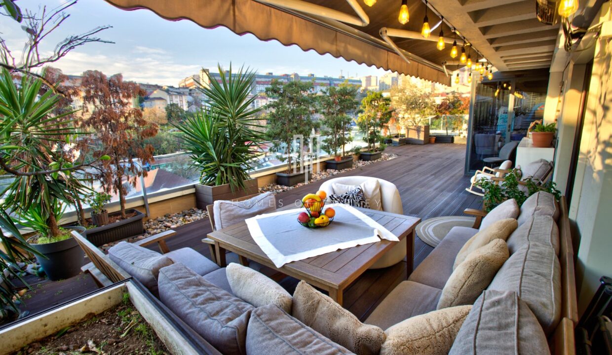 2+1 Apartment for Sale in Şişli in Istanbul With Spacious Terrace and Suitable for Citizenship- 1