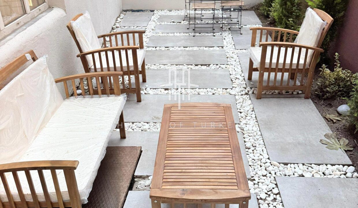 Fully Renovated and Furnished 3+1 Apartment For Sale in Nişantaşı in Istanbul- 11