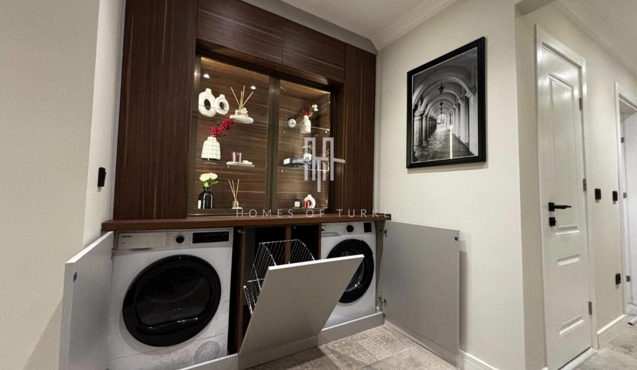 Fully Renovated and Furnished 3+1 Apartment For Sale in Nişantaşı in Istanbul- 13,