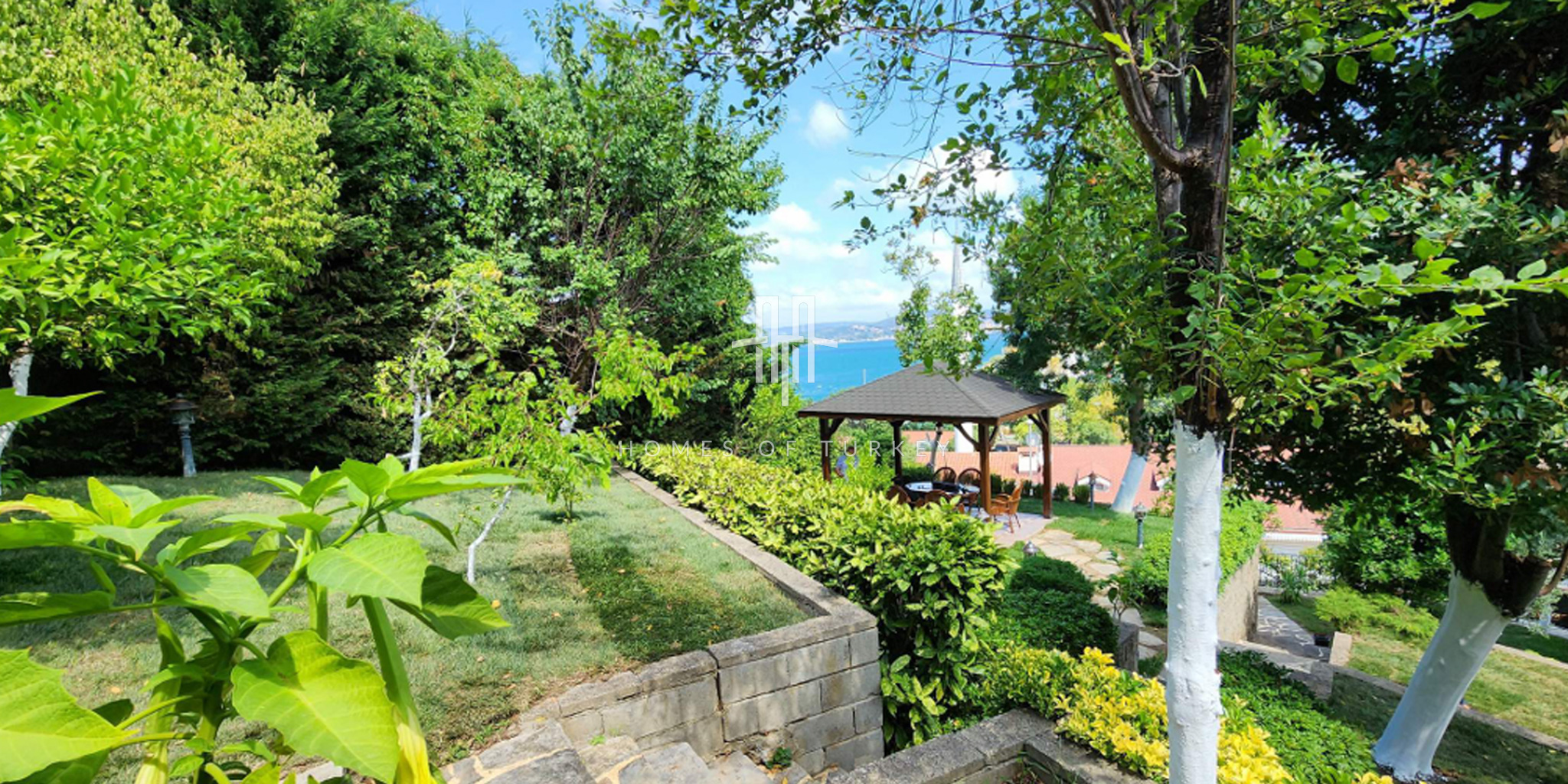Bosphorus View Mansion For Sale in Beykoz Istanbul