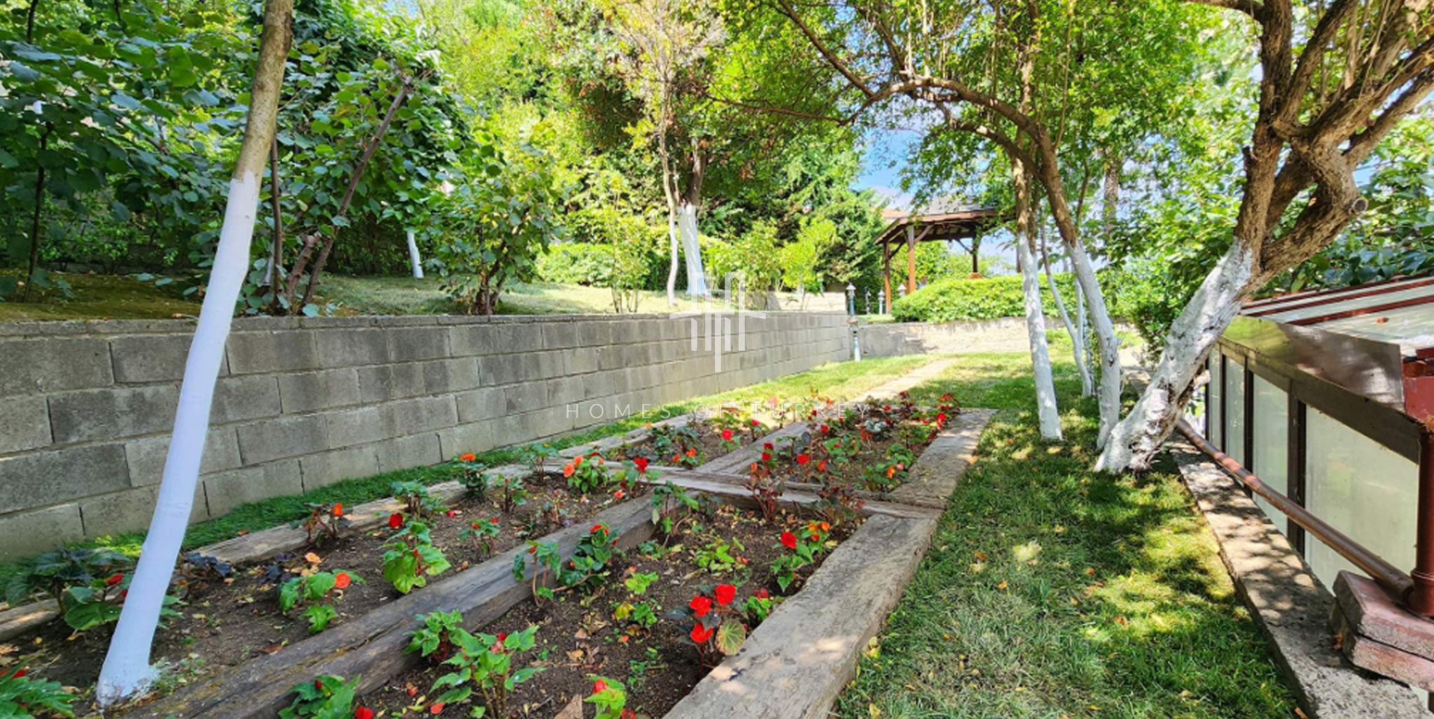 Bosphorus View Mansion For Sale in Beykoz Istanbul