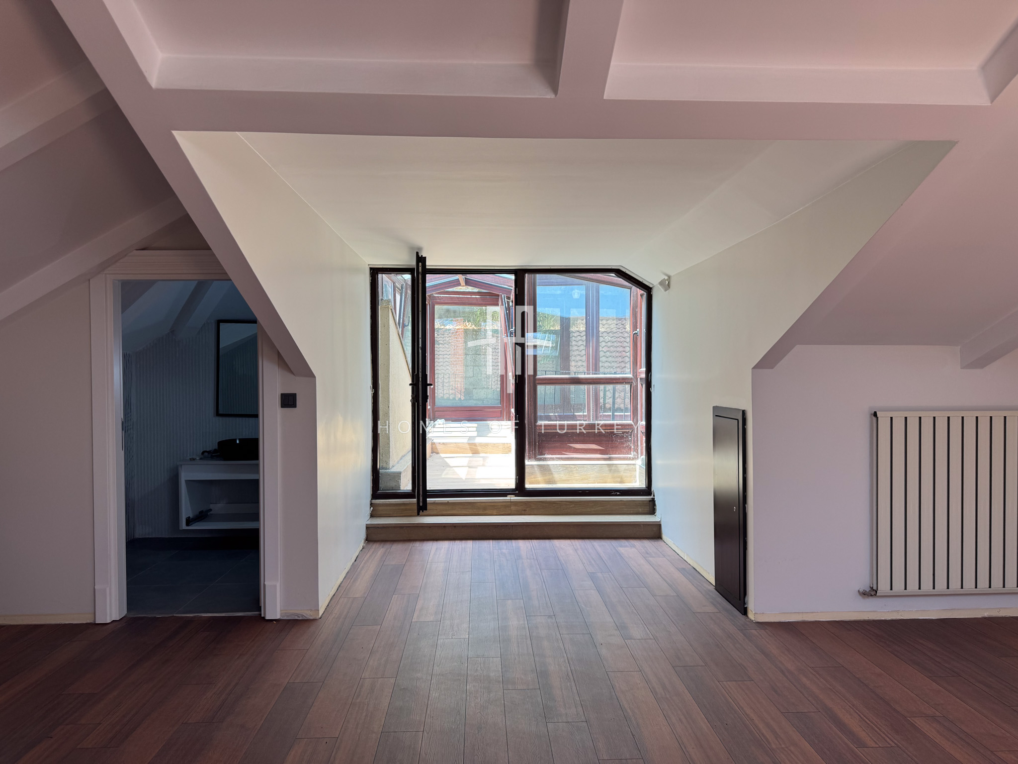 Bosphorus View Mansion For Sale in Beykoz Istanbul